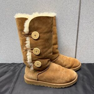 UGG Bailey Button Triplet  Boots - Chestnut